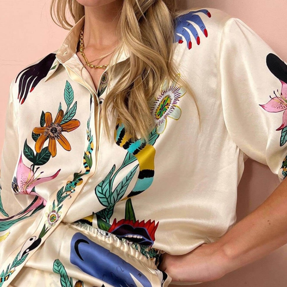 Luxury Feel Satin Unique Floral Print Button Down Oversized Blouse. Size M. New. - Picture 3 of 6